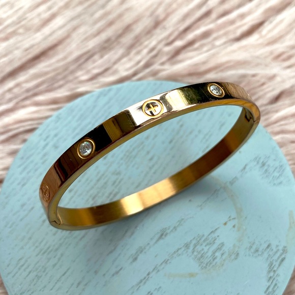 Jewelry - Rose Gold & Rhinestone Bangle Fashion Jewelry